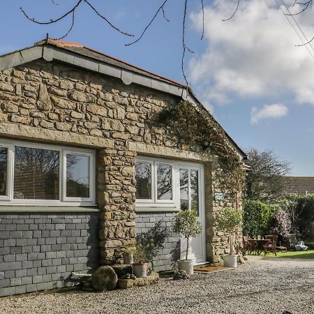 Honeysuckle Cottage Хелстън Екстериор снимка