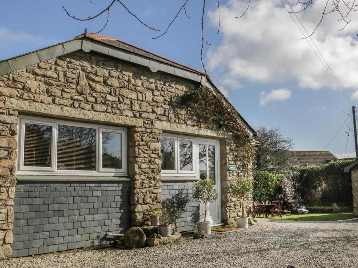 Honeysuckle Cottage Хелстън Екстериор снимка